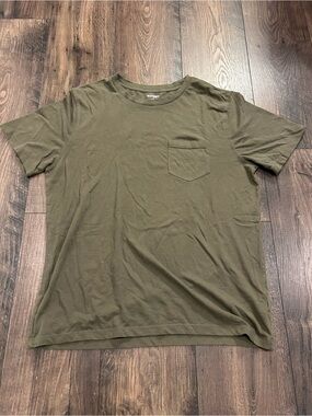 Old Navy Men’s Medium Olive Green Pocket Tee